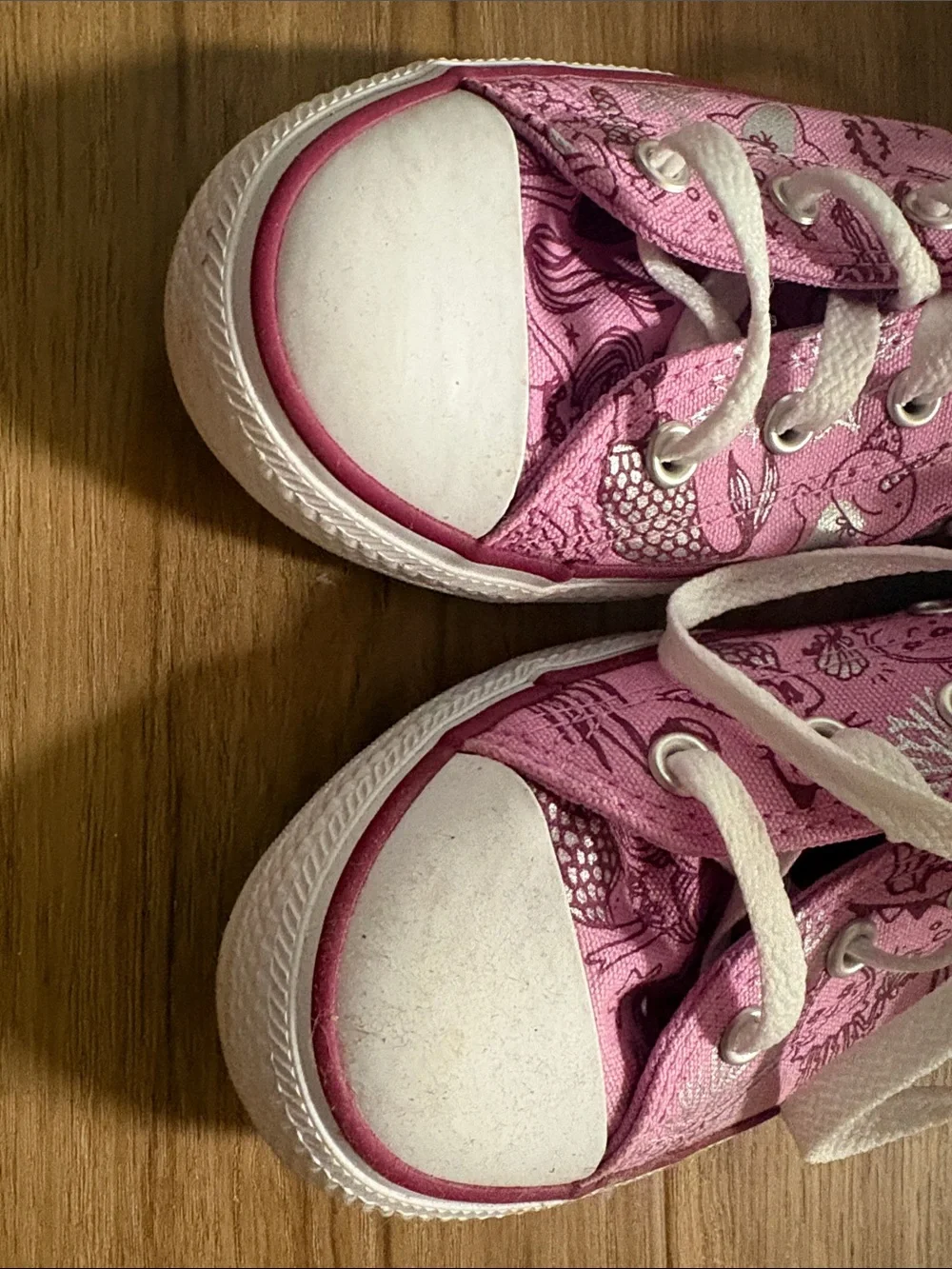 Like New! Converse Pink Canvas Low-Top Sneakers with Mermaids